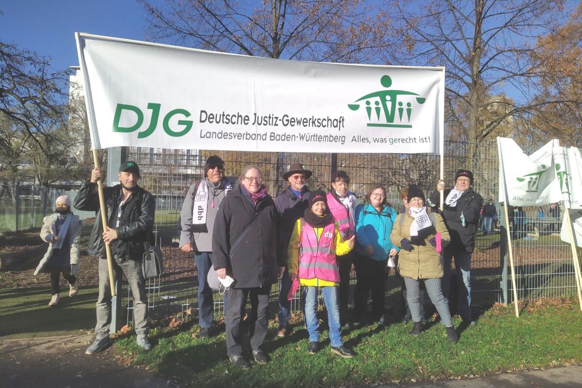 DJG-BW geht auf die Straße für mehr Einkommen.